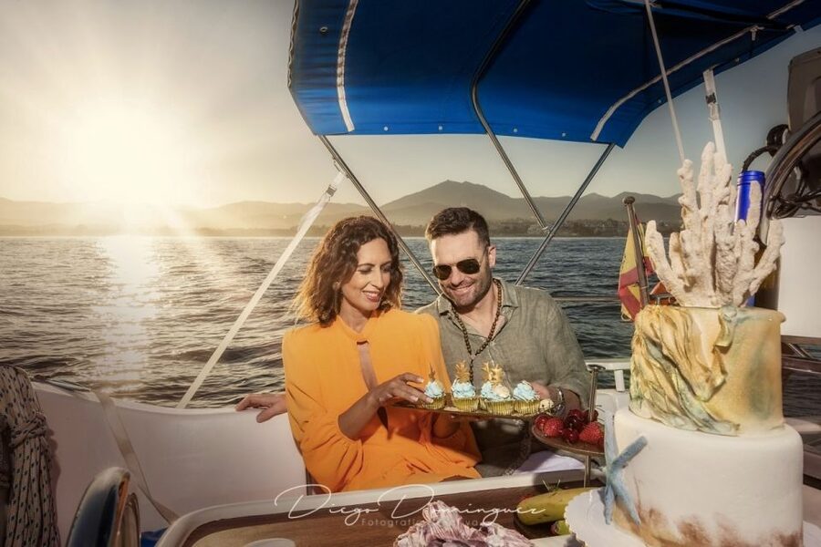 Marbella: Sunset Luxury Sailing Cruise in Puerto Banús - Who will enjoy this two-hour cruise
