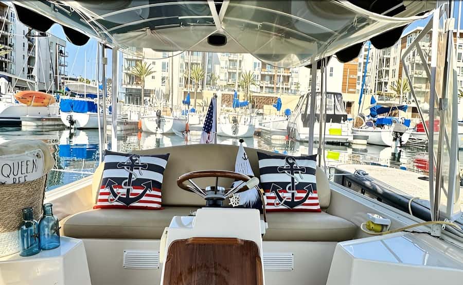 Marina Del Rey Luxury Boat Cruise Wine, Charcuterie Sealions - What the two-hour itinerary feels like