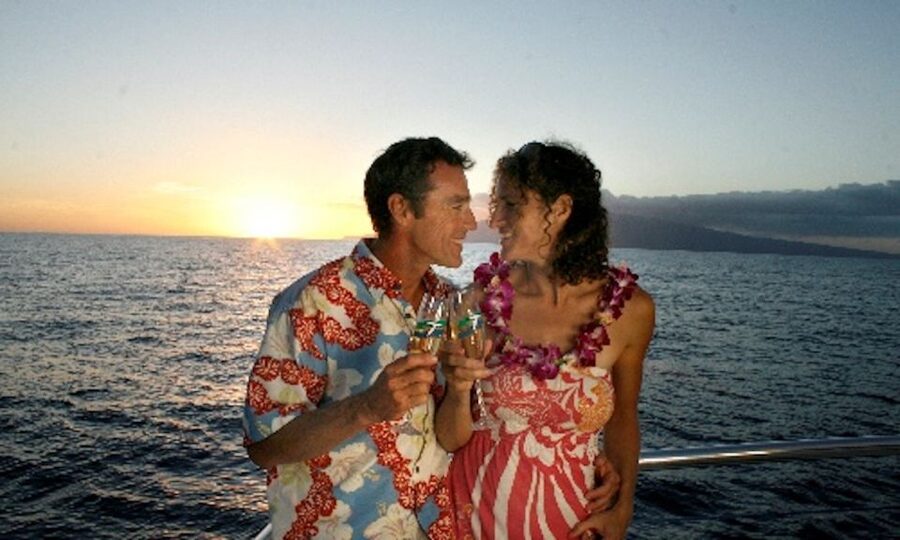 Maui: Ka'anapali Luxury Sunset Cocktail Sail with Open Bar - Meeting the boat along Ka’anapali Beach