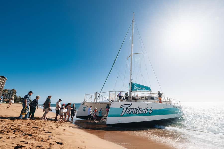 Maui: Ka'anapali Whale Watching Cruise on Luxury Sailboat - A closer look at the catamaran
