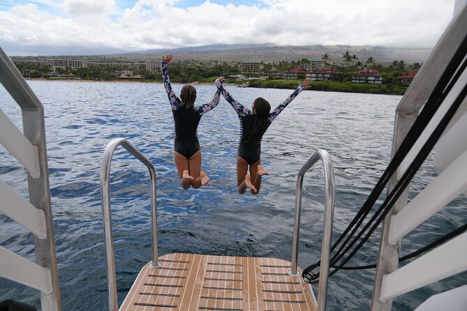 Maui: Molokini and Turtles Luxury Yacht Snorkel - Lunch grilled onboard, then the open bar
