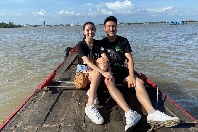 Mekong Delta Full Day Trip - My Tho & Ben Tre - VIP Private Tour - The small rowing boat through the canal