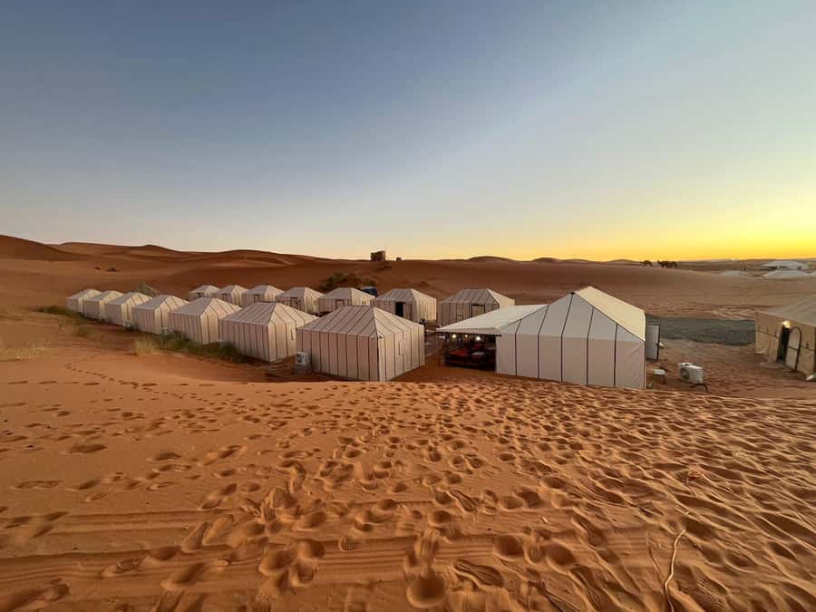Merzouga: Overnight in Luxury camp with camels dinner - Sunset over Erg Chebbi