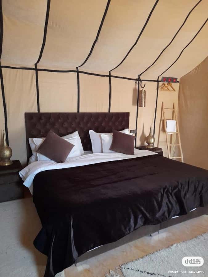 Merzouga: Overnight Stay in Luxury Desert Tent with Dinner - A camel ride timed for the Erg Chebbi sunset