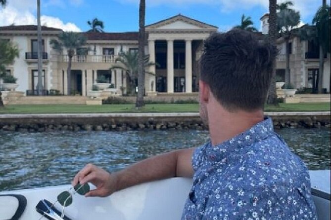 Miami Express Private Boat a 1- Hour Luxury Experience - Bring Drinks, Music, and the Right Expectations
