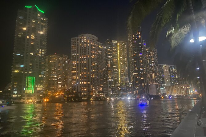 Miami Sightseeing Cruise on a Luxury Yacht - Seating, shade, air conditioning, and the boat itself