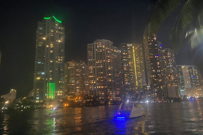 Miami Sightseeing Cruise on a Luxury Yacht - Timing problems and how to protect your day
