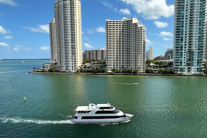 Miami Skyline Boat Cruise Past Millionaire's Homes Optional Stop - The confusing question of the optional stop
