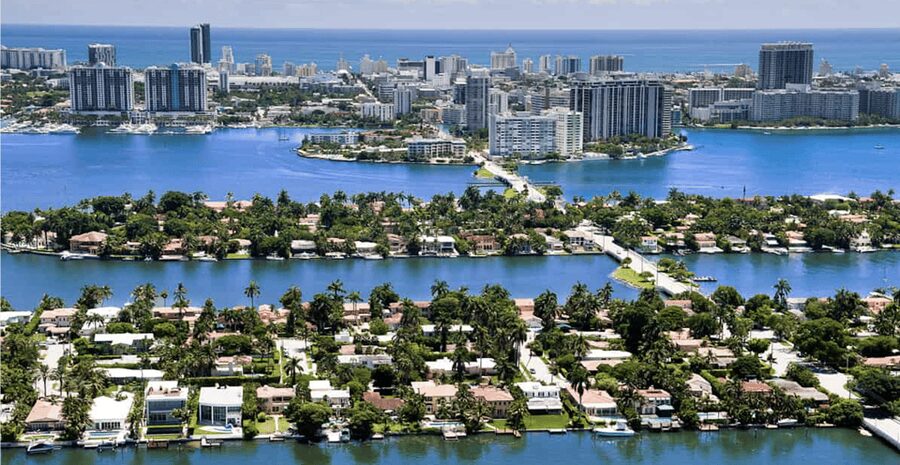 Miami & South Beach: 35-Minute Private Luxury Airplane Tour - Downtown Miami and the Biscayne Bay View