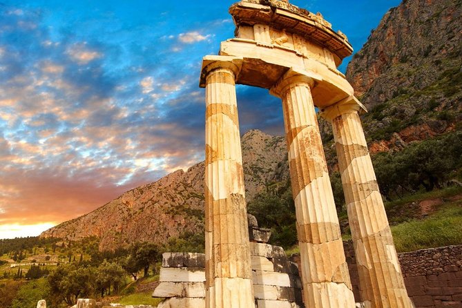 Mystical Delphi & Hosios Loukas Byzantine Wonder Luxury Day Tour - Arachova, a useful mountain stop