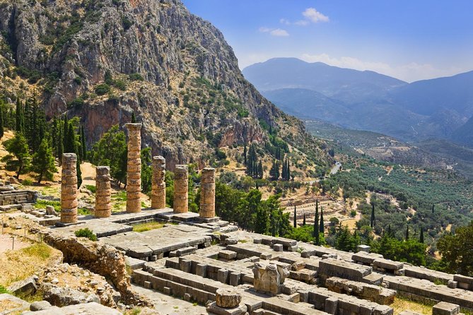 Mystical Delphi & Hosios Loukas Byzantine Wonder Luxury Day Tour - Why the Delphi museum matters
