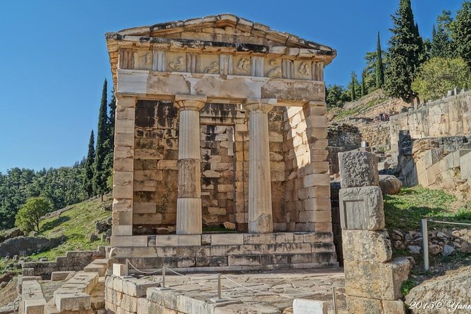 Mystical Delphi & Hosios Loukas Byzantine Wonder Luxury Day Tour - The road through Mount Parnassus