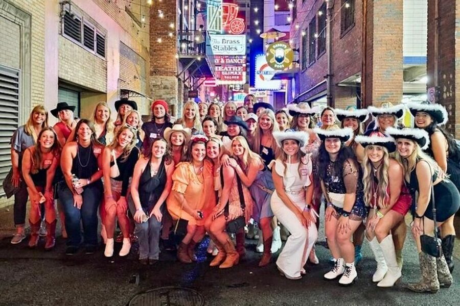 Nashville: Exclusive Entry and Special Offers VIP Bar Crawl - Why the guide makes or breaks the night