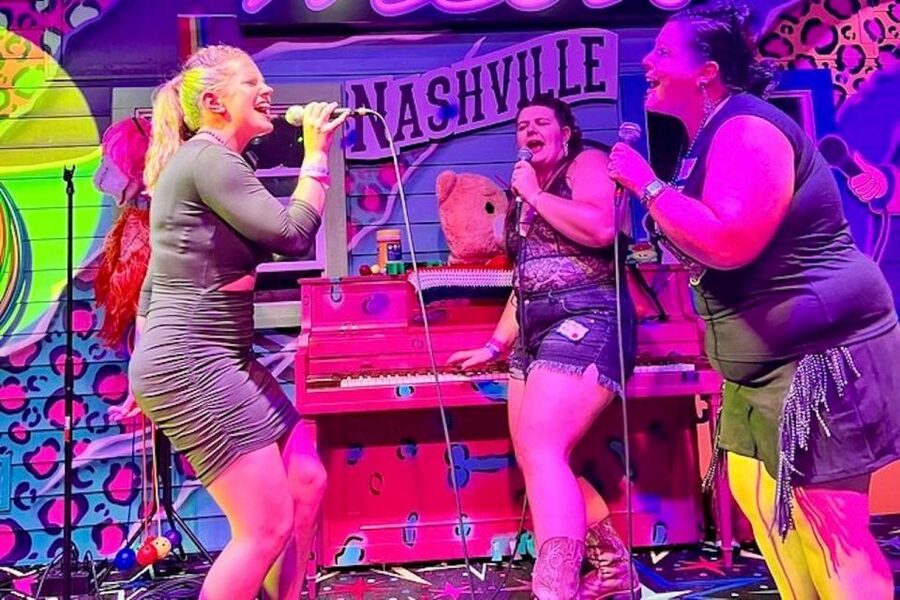 Nashville: Exclusive Entry and Special Offers VIP Bar Crawl - The tradeoff between convenience and control