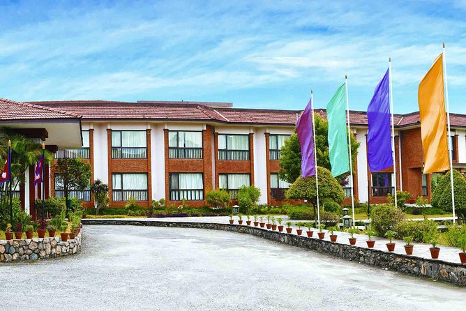 Nepal in Luxury: Kathmandu, Chitwan & Pokhara Escape – 8 Days - The road to Pokhara and an easy lakeside evening