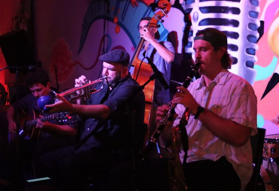 New Orleans: Frenchmen Street VIP Live Music Pub Crawl - The Frenchmen Art Market adds a needed pause