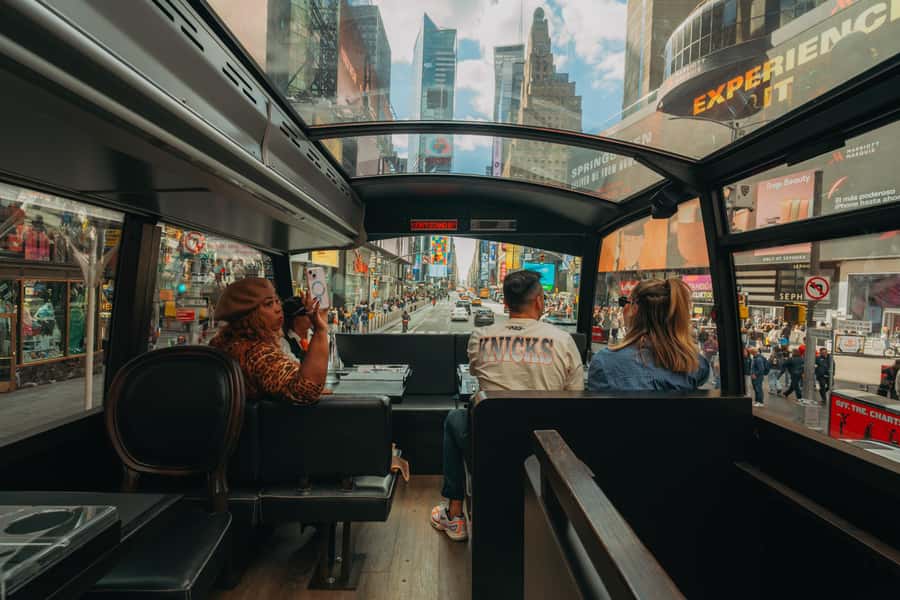 New York City: Bustronome Gourmet Lunch Tour on a Luxury Bus - The Manhattan route and its limits