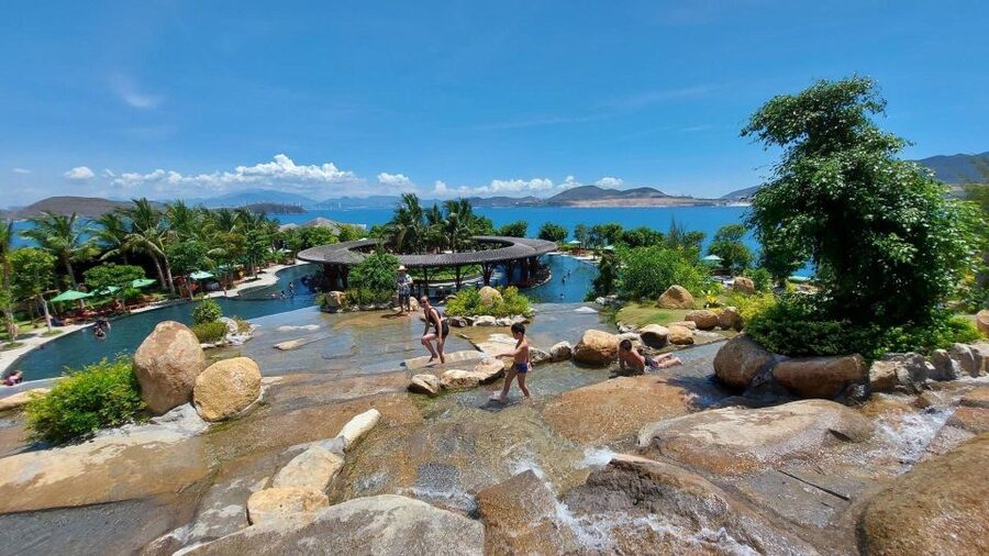Nha Trang Full Day 3 VIP islands – Hon Tam Resort - Pickup in Nha Trang: allow time for coordination
