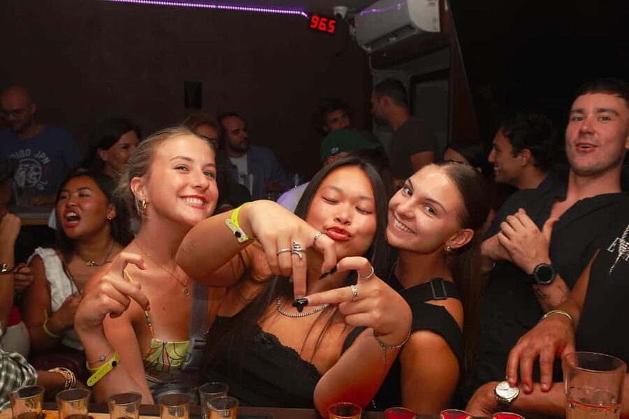 Nice: Orange Bar Crawl with 5 Free Shots & VIP Club Entry - Key points to know before you book