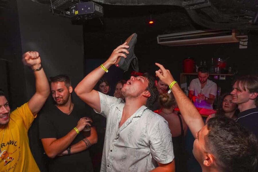 Nice: Orange Bar Crawl with 5 Free Shots & VIP Club Entry - Safety, comfort, and the social reality