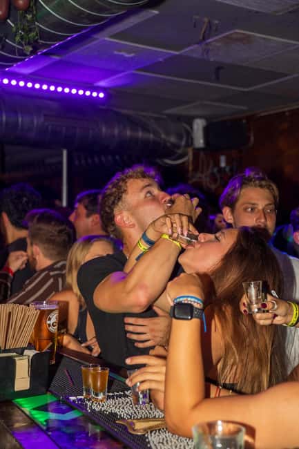 Nice: Orange Bar Crawl with 5 Free Shots & VIP Club Entry - Stop five: VIP entry and the nightclub finish