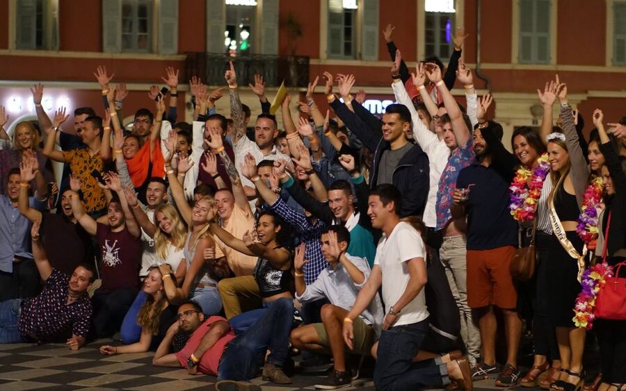 Nice: Ultimate Party Bar Crawl Free Shots & VIP Club Entry - Who should book this Nice bar crawl?