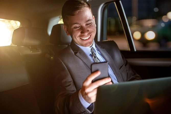Nottinghamshire to London Heathrow Airport (LHR) Luxury Transfers - Who should book this transfer?