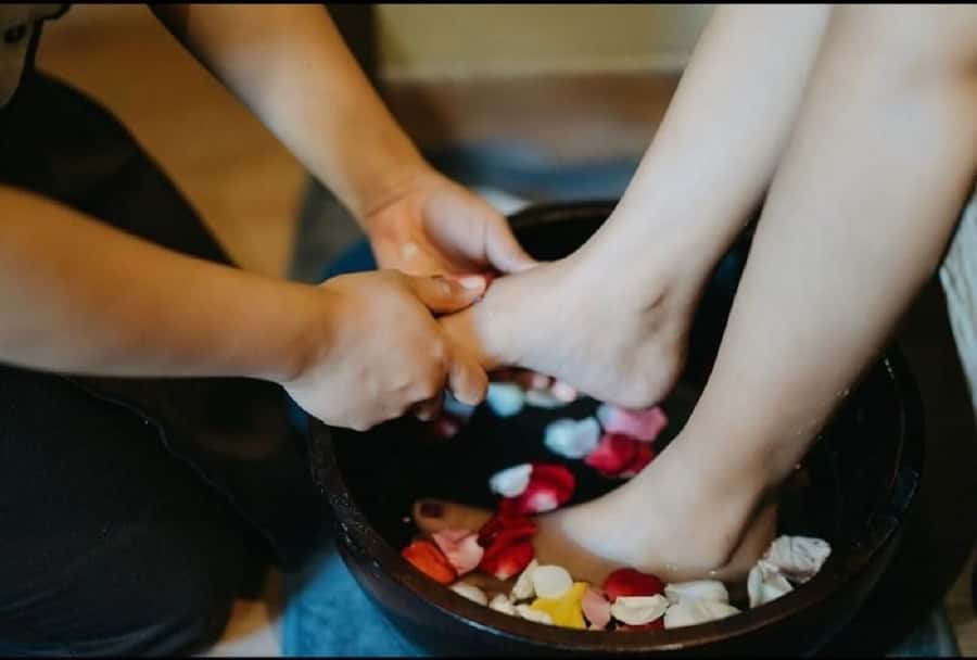 Nusa Dua: 2-Hour Luxury Warm Stone Massage Spa Treatment - Arrival with a drink and a clear treatment plan