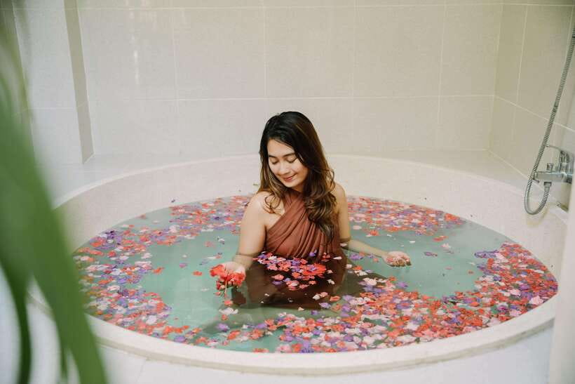 Nusa dua: Luxury Spa Bali Massage, Scrub, Flowerbath 2 hour - Pickup, meeting point, and timing