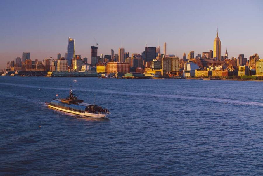 NYC: City Cruises Luxury Brunch, Lunch or Dinner Cruise - A New York meal with the harbor as your window