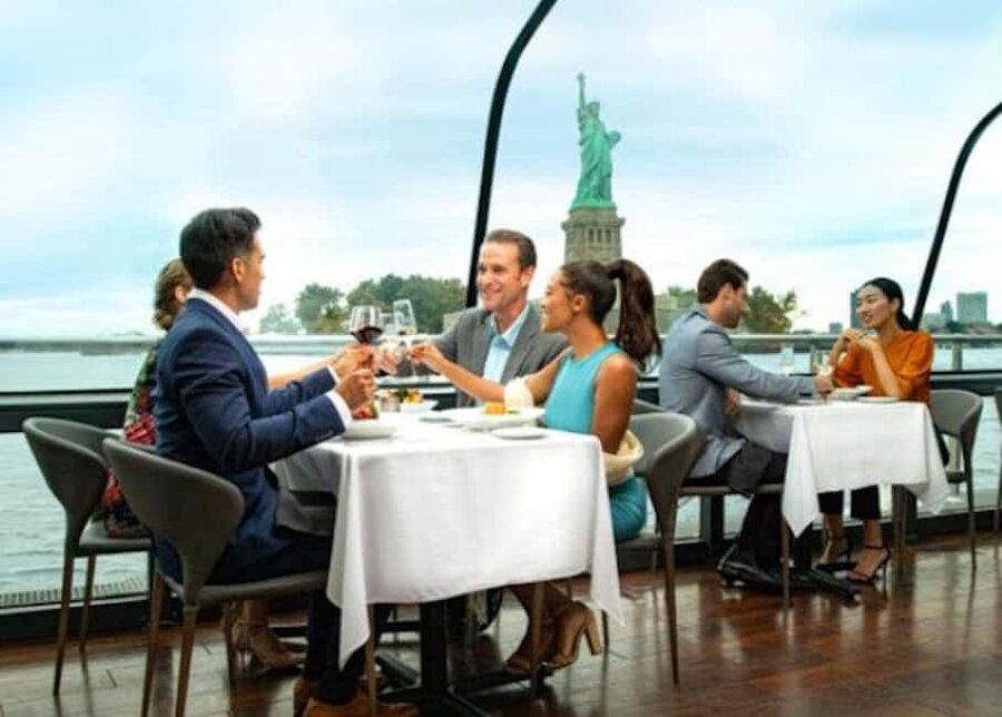 NYC: City Cruises Luxury Brunch, Lunch or Dinner Cruise - Manhattan’s famous buildings from the Hudson