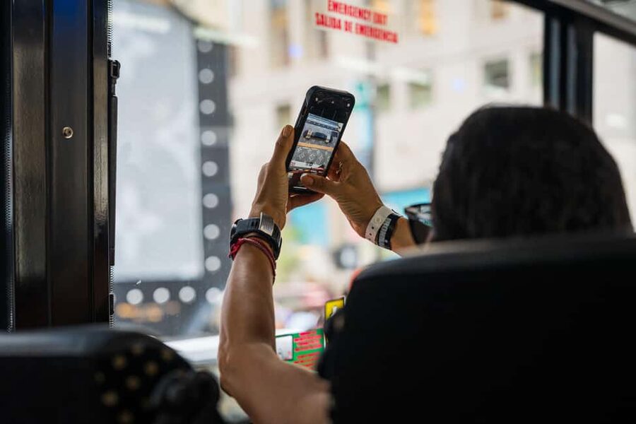 NYC: Half-Day Luxury Bus Tour of Top Highlights - A fast way to get your Manhattan bearings