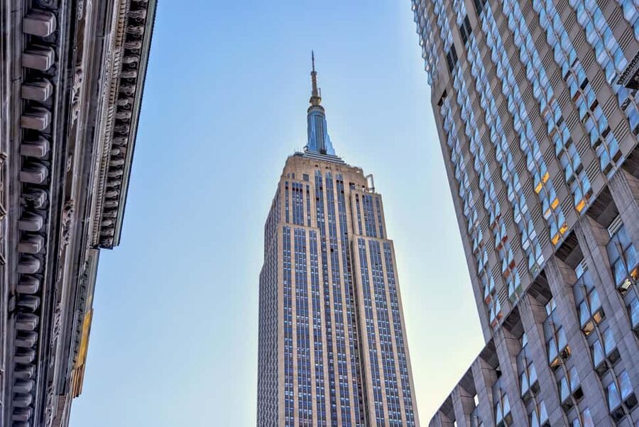 NYC: Half-Day Luxury Bus Tour of Top Highlights - Pier 17 and the Brooklyn Bridge view