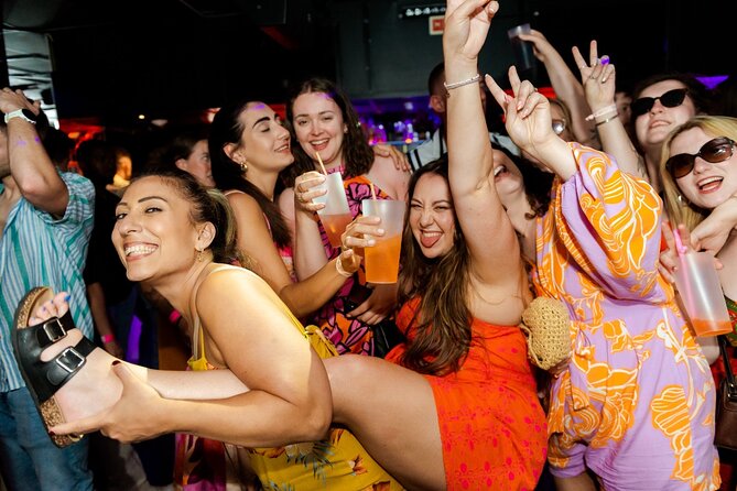 NYE Pub Crawl + VIP Club Entry - Miradouro de Santa Catarina and the midnight toast