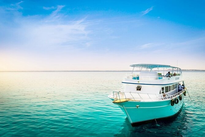 Orange Bay Island Luxury Boat With Lunch & Water Sport - Hurghada - The crew and how much guidance you receive