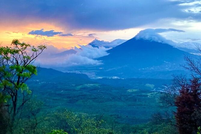 Pacaya Volcano Luxury Sunset Horseback Riding Tour/ Dinner Cooked by-Lava Chef - Lava chef, pizza, and a Mayan picnic