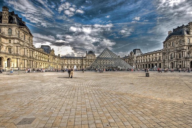Paris Airport Transfer: Paris Airport CDG to Paris by Luxury Van - What the driver does for you
