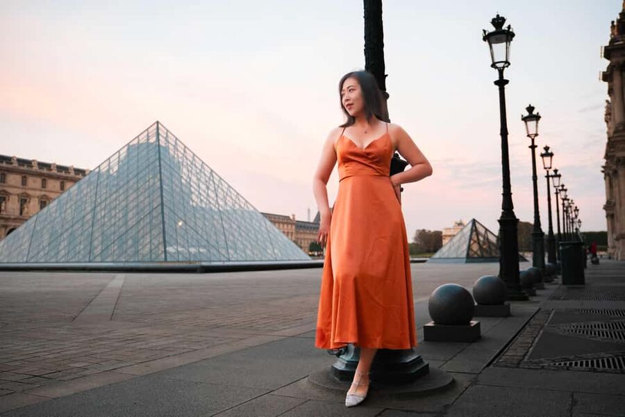 Paris: Luxury Photoshoot near the Eiffel Tower Photos in 24H - Key points at a glance