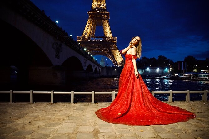 Paris: Luxury Private Photo Eiffel Tower & Louvre pyramid - The Louvre Pyramid and Palais-Royal finish