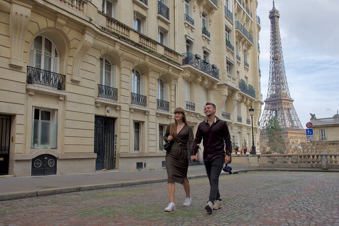 Paris: Luxury Private Photo Eiffel Tower & Louvre pyramid - What $264.90 per person really buys