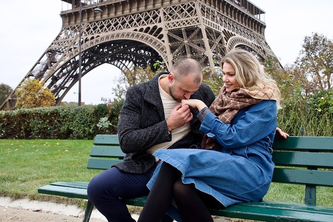 Paris Luxury Private Professional Photoshoot at the Eiffel Tower - Why this photoshoot works better than a selfie