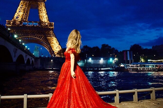 Paris Luxury Private Professional Photoshoot at the Eiffel Tower - Starting at Musée de l’Homme