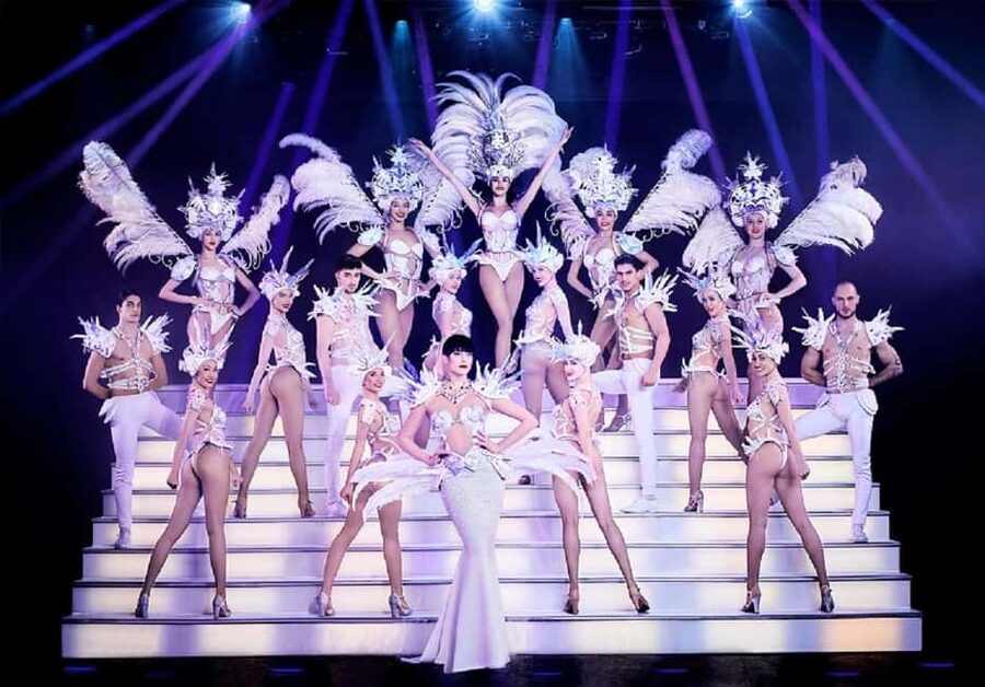 Paris: VIP Dinner and Cabaret Show at Paradis Latin - Arriving in the Quartier Latin