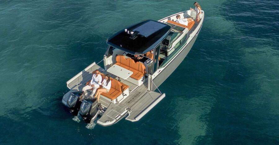 Paros: Private Paros and Antiparos Luxury Speedboat Tour - Blue Lagoon: the first long swim