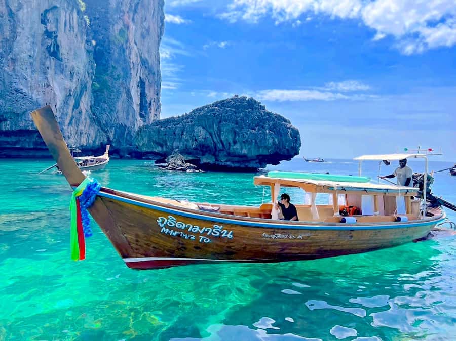 Phi Phi: Luxury Private Longtail Boat to Maya Bay with Lunch - Pileh Lagoon is the main swimming stop