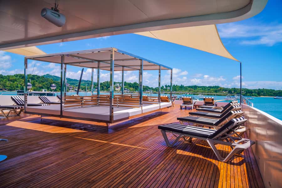 Phuket: James Bond Island Luxury Sunset Cruise - Comfort, service, and group size