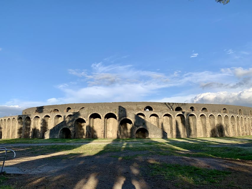 Pompeii VIP 3h Tour: Skip-the-line with your Archaeologist - Entering Pompeii through the ancient gateway