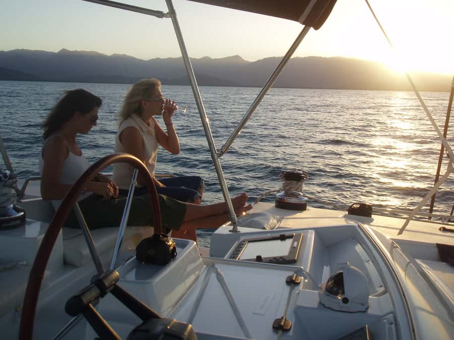 Port Douglas: Sunset Sailing Cruise on Luxury Catamaran - The welcome drink and canapés