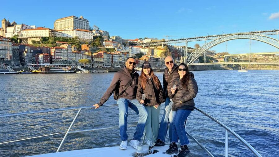 Porto: Luxury 6 Bridges Yacht Cruise with Wine & Snacks - Freixo Marina: allow time before departure