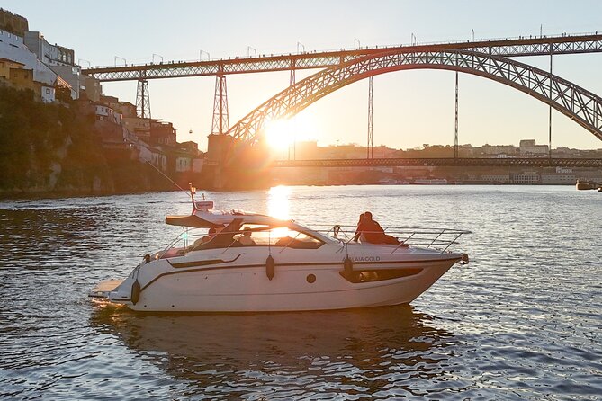 Porto: Luxury Yacht Cruise with Wine Tasting & Snacks - Who should book this Porto yacht cruise?